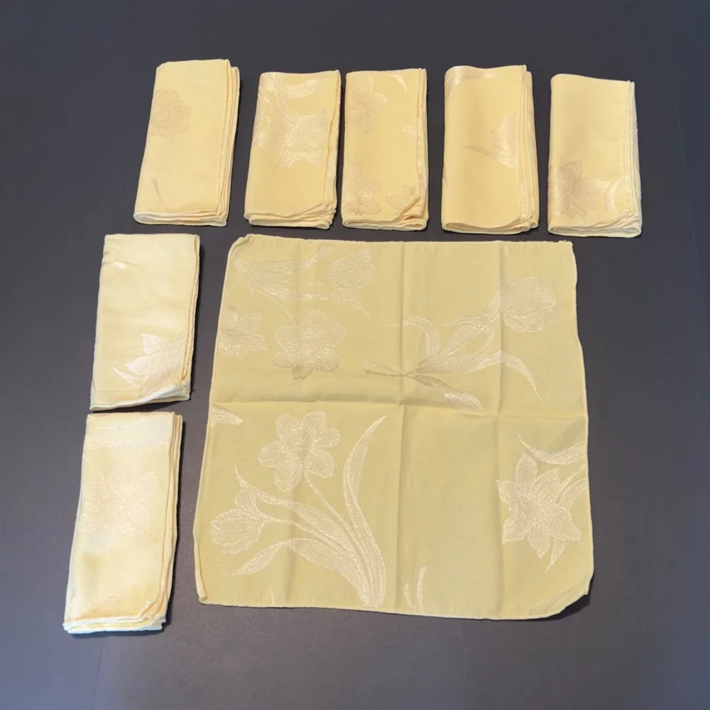 Set of 8 Pale Yellow Floral Damask Cloth Napkins 17x17 Spring Easter Dining